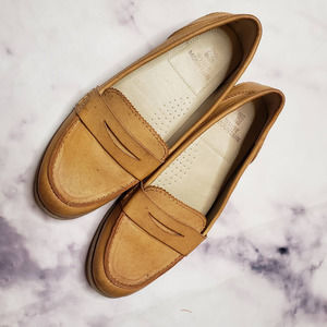 WHITE MOUNTAIN Sammy tan loafers 5.5